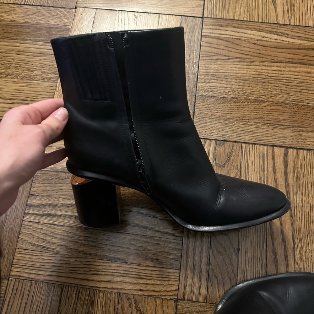 Elegant Black Ankle Boots
